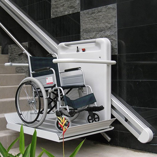 Servoscale-piattaforma-per-disabili