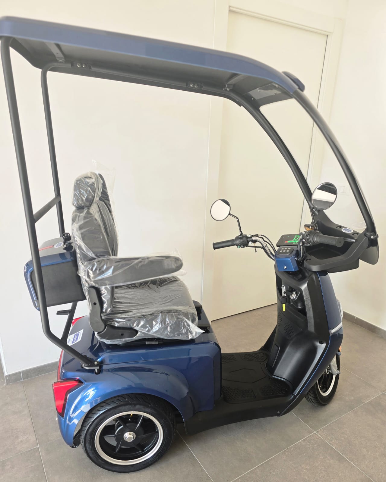 Scooter Freddy con Tettuccio e Parabrezza - immagine 3