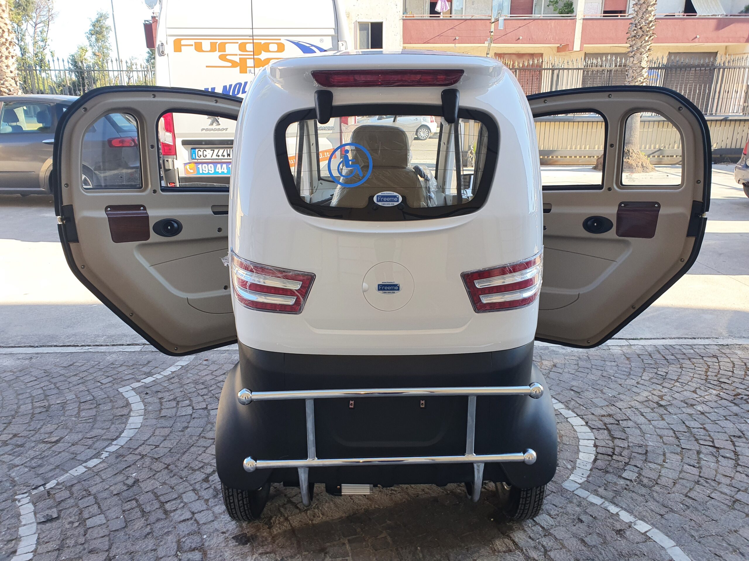 Scooter Cabinato Nuvola - immagine 63