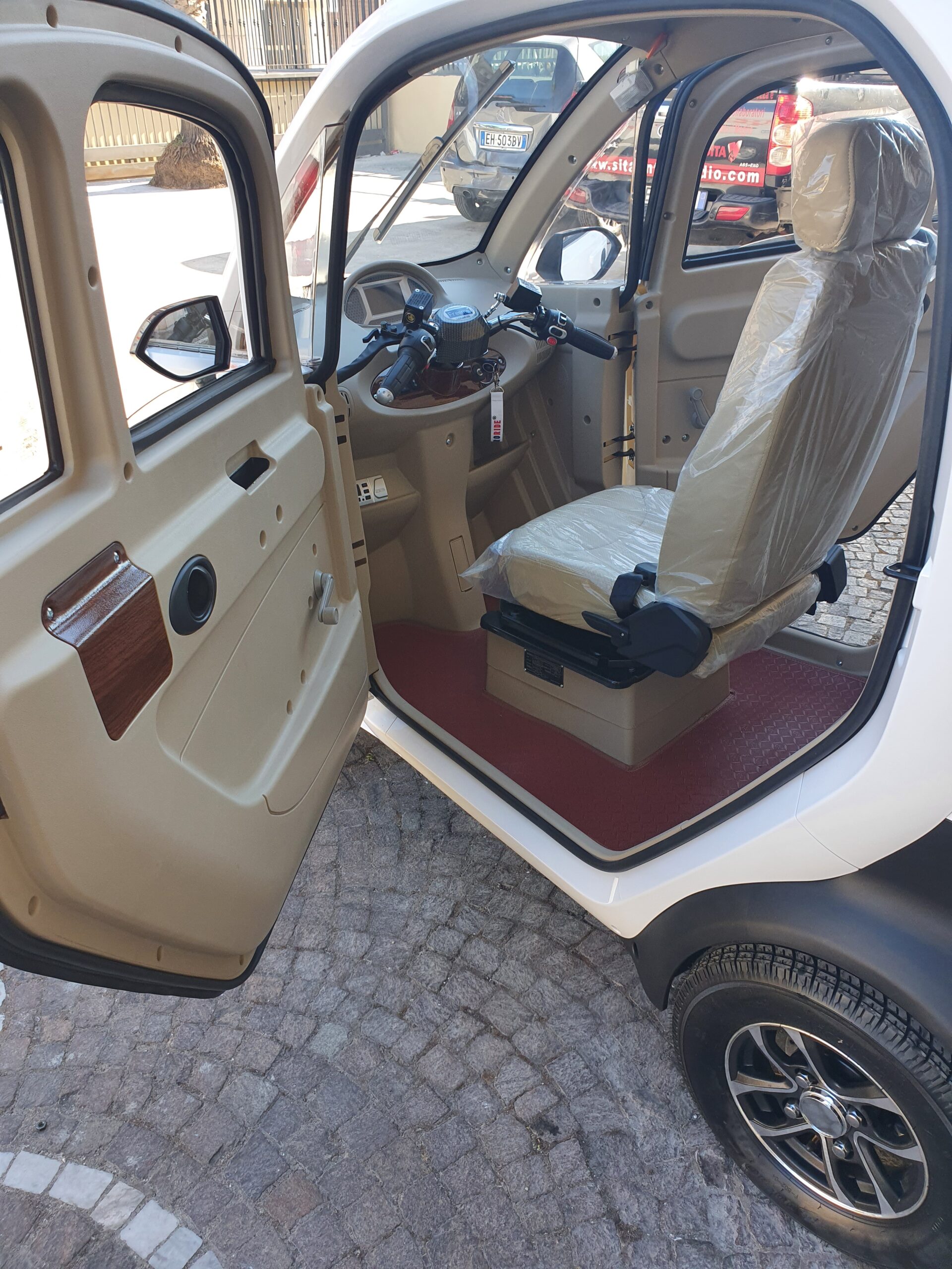 Scooter Cabinato Nuvola - immagine 61