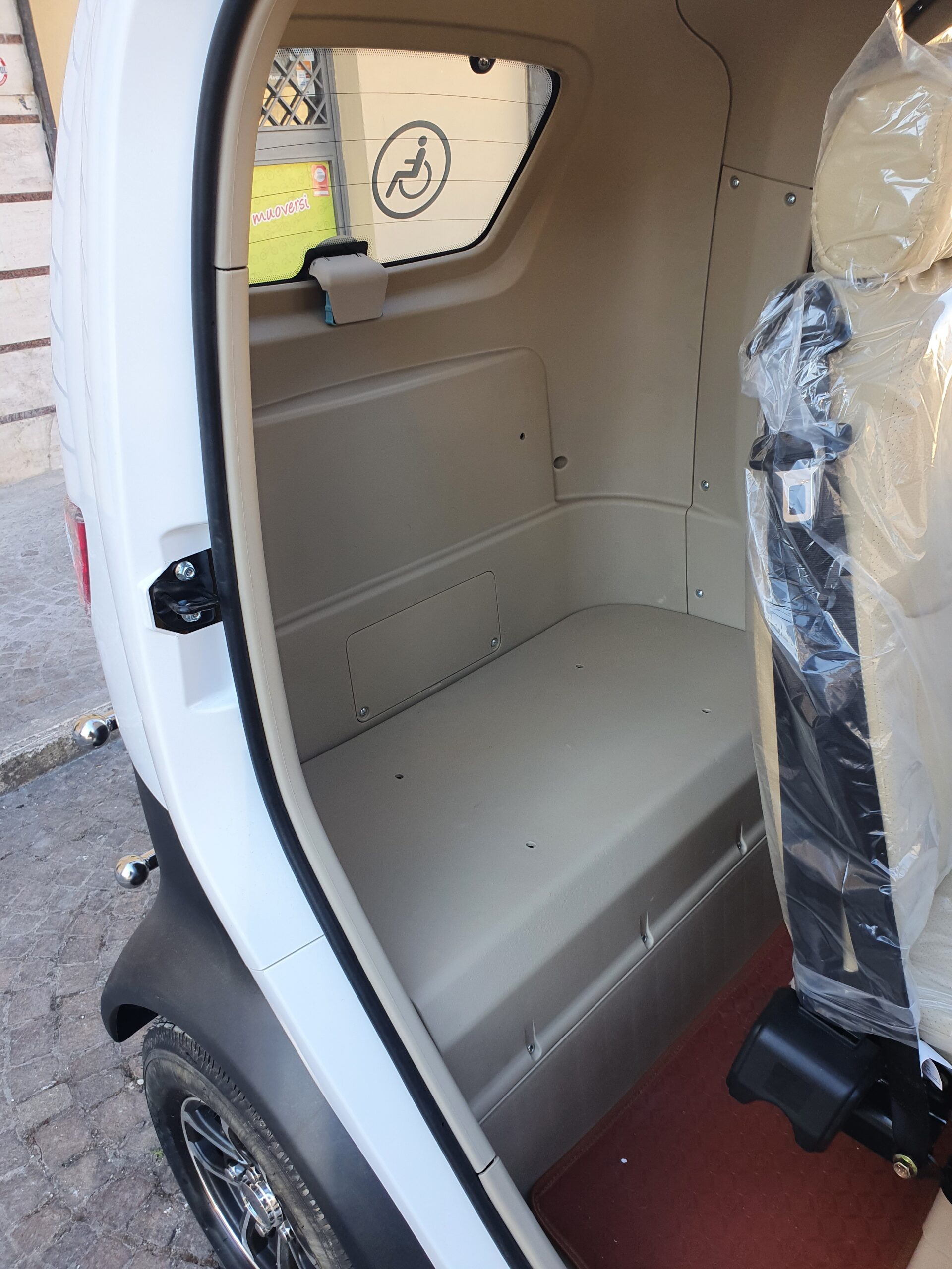 Scooter Cabinato Nuvola - immagine 15