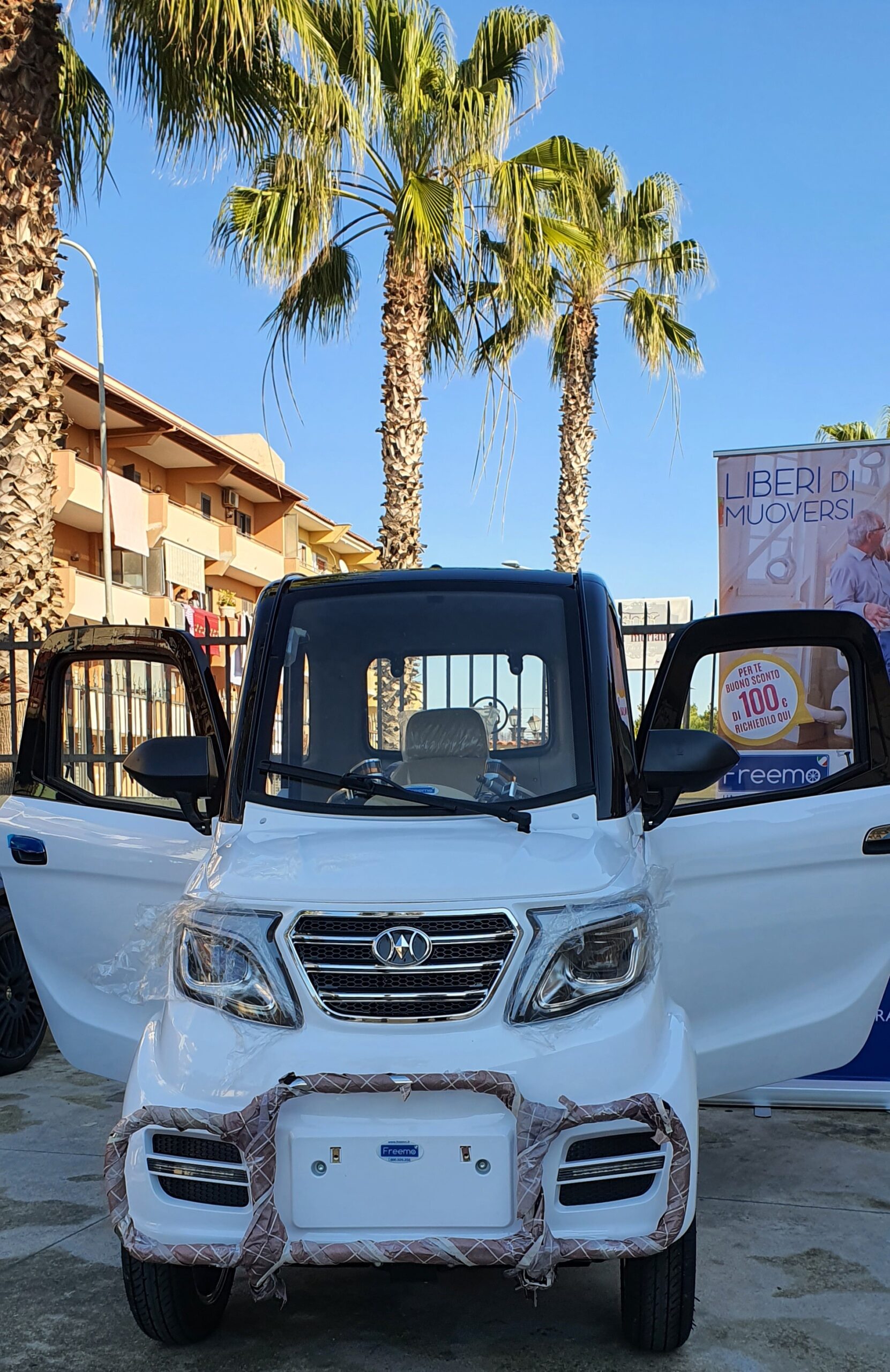Scooter Scirocco cabinato mini car senza patente - immagine 50