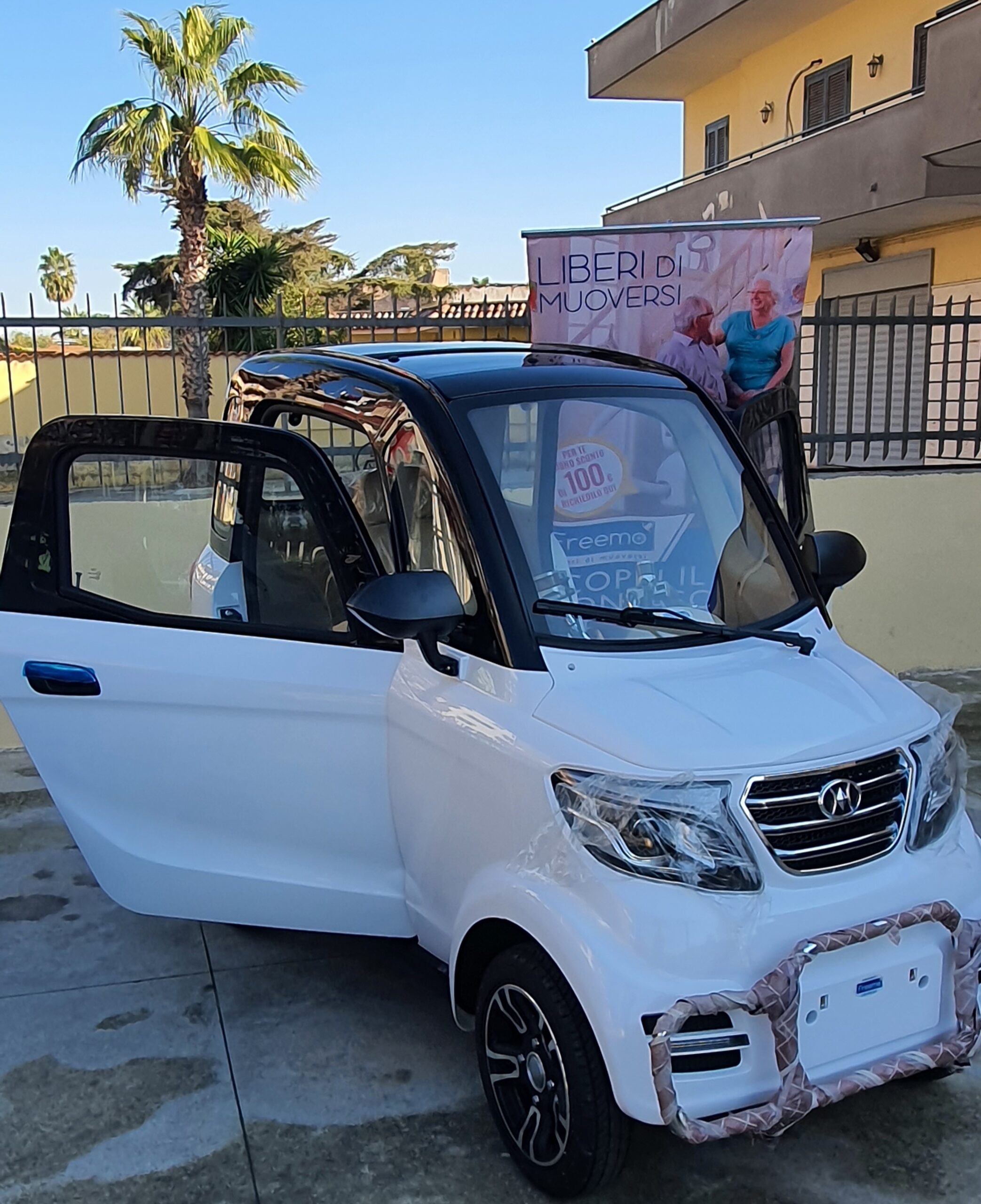 Scooter Scirocco cabinato mini car senza patente - immagine 49