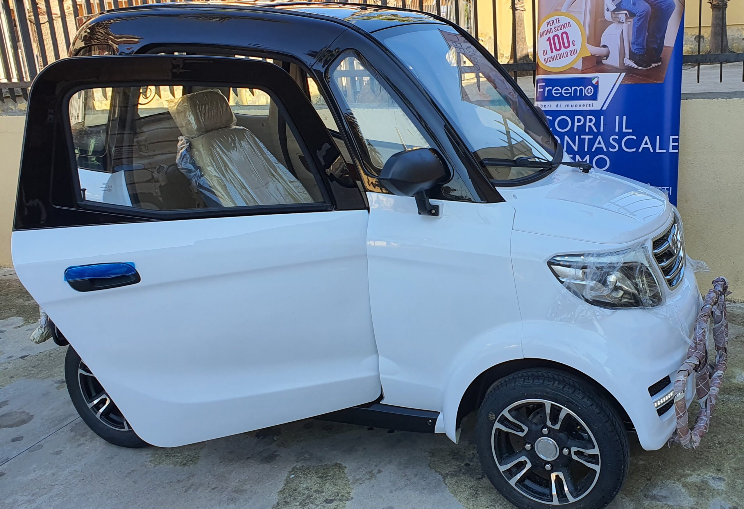 Scooter Scirocco cabinato mini car senza patente - immagine 42