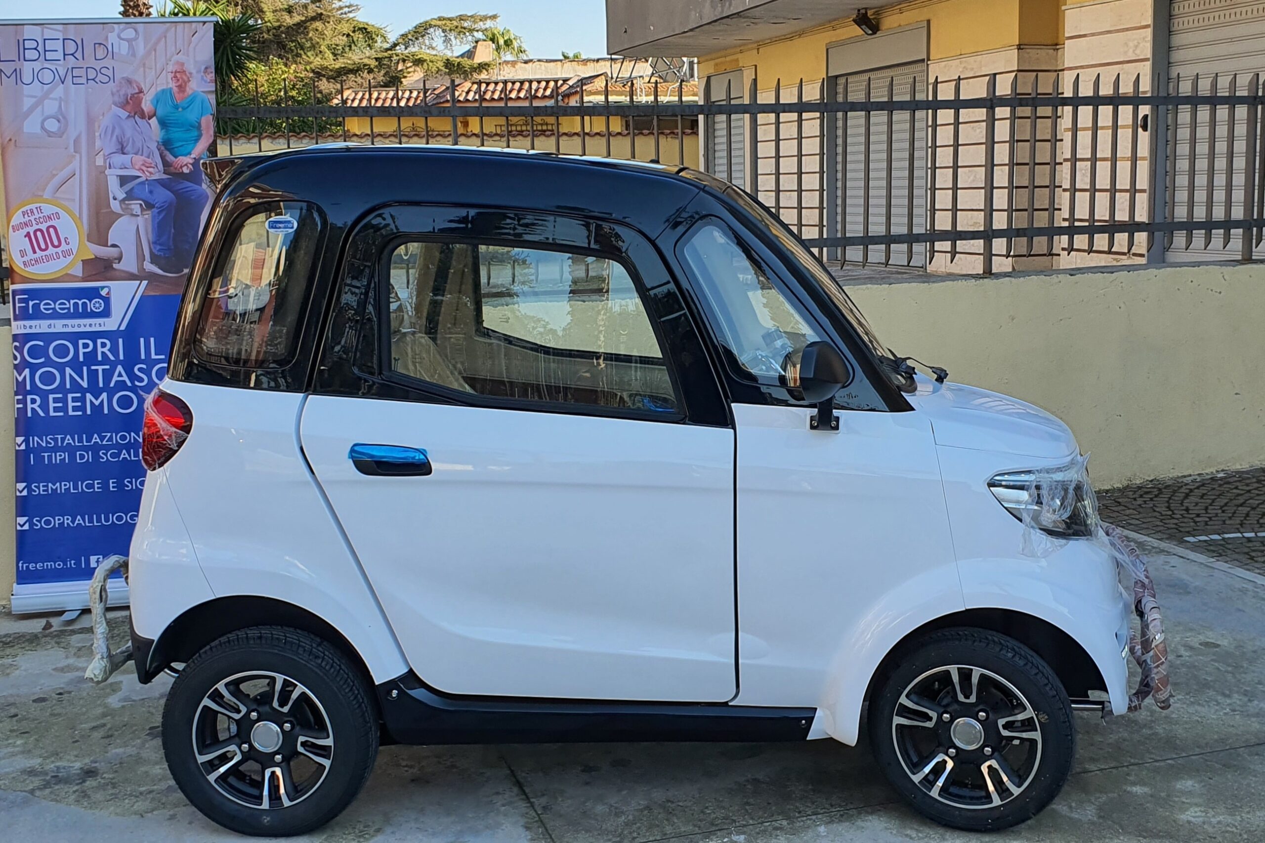 Scooter Scirocco cabinato mini car senza patente - immagine 41
