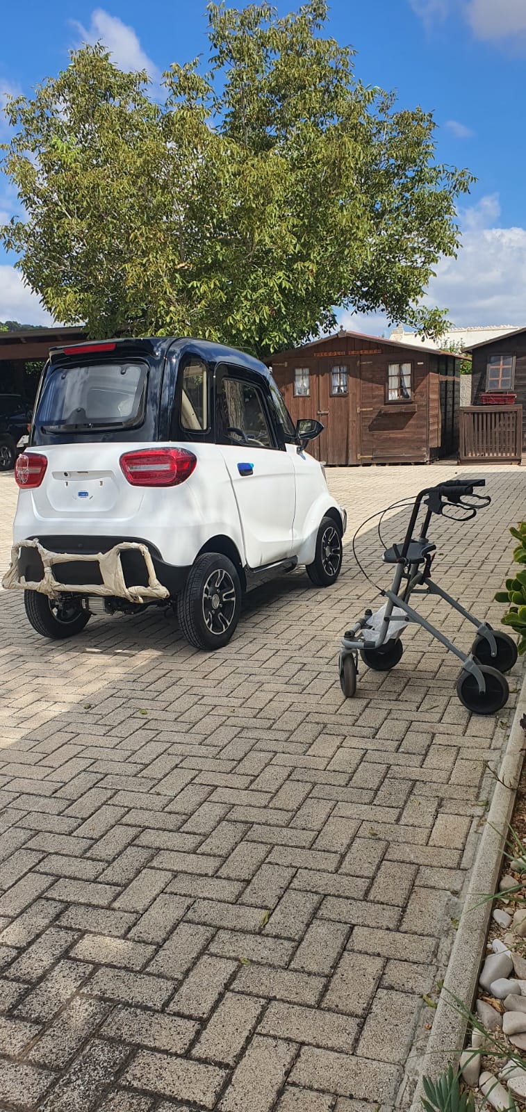Scooter Scirocco cabinato mini car senza patente - immagine 52