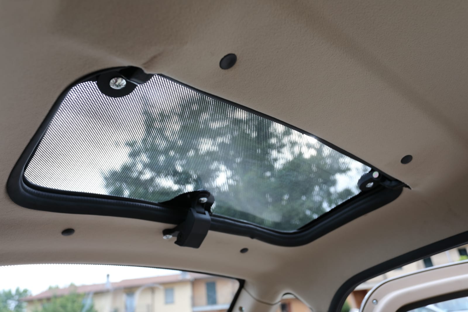 Scooter Scirocco cabinato mini car senza patente - immagine 12