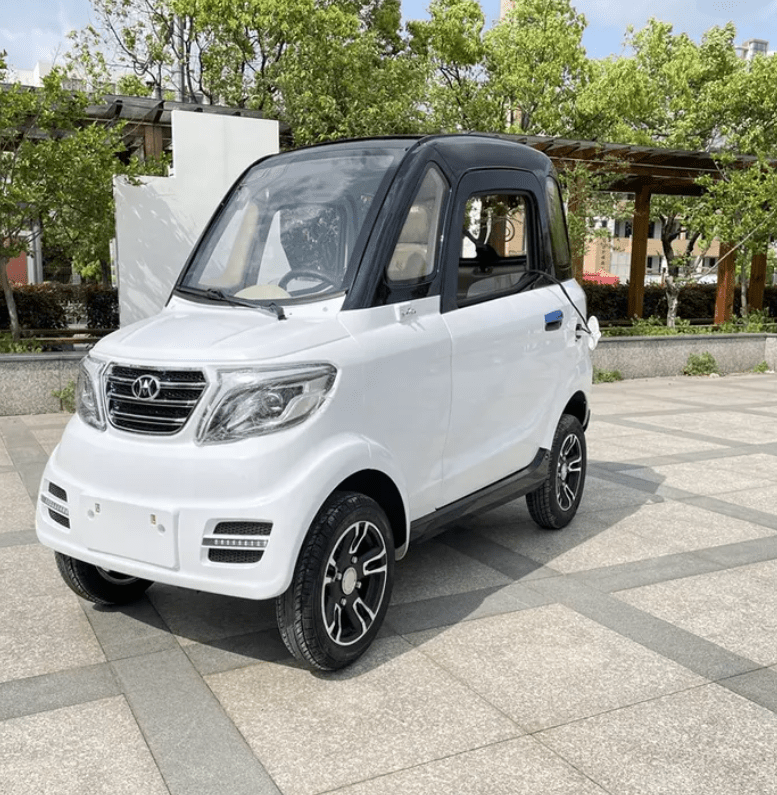 Scooter Scirocco cabinato mini car senza patente - immagine 13