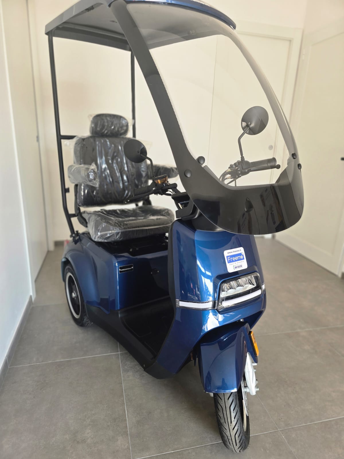Scooter Freddy con Tettuccio e Parabrezza - immagine 7