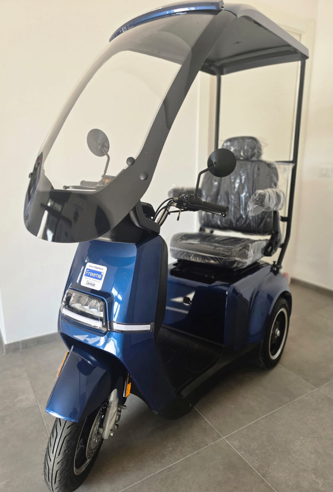 Scooter Freddy con Tettuccio e Parabrezza - immagine 2