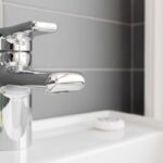 Adattare il bagno per anziani con i bonus 2025